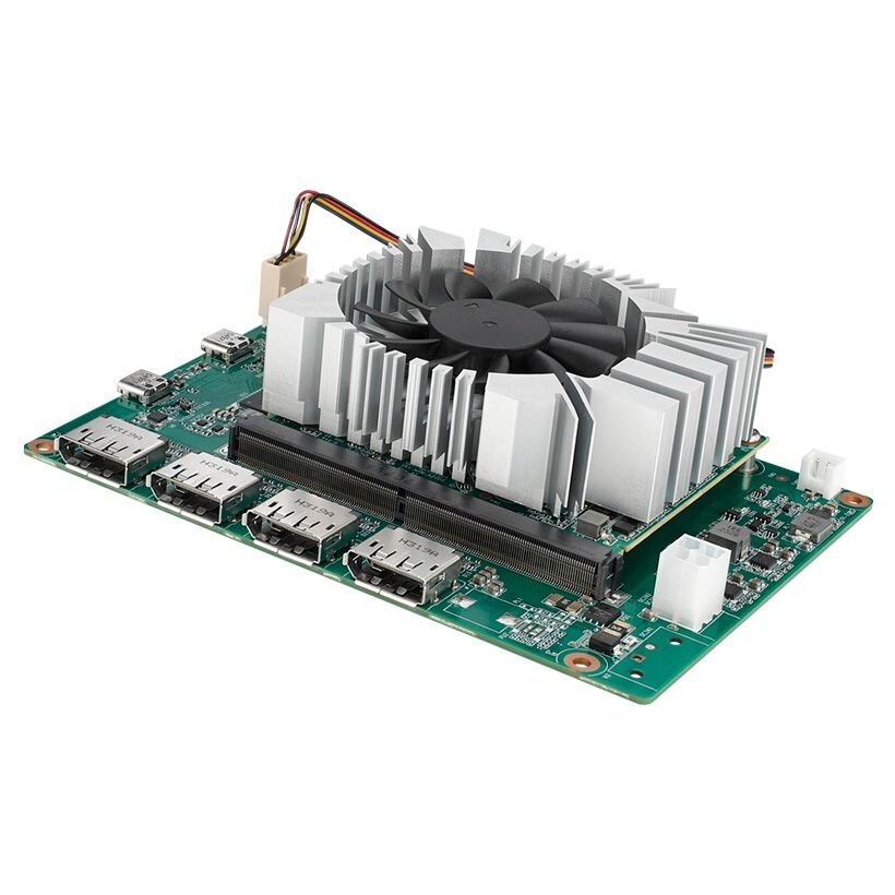 Advantech MIOe-UMXM USB4 į MXM GPU nešiklio plokštė 1 Advantech MIOe-UMXM USB4 į MXM GPU nešiklio plokštė 1